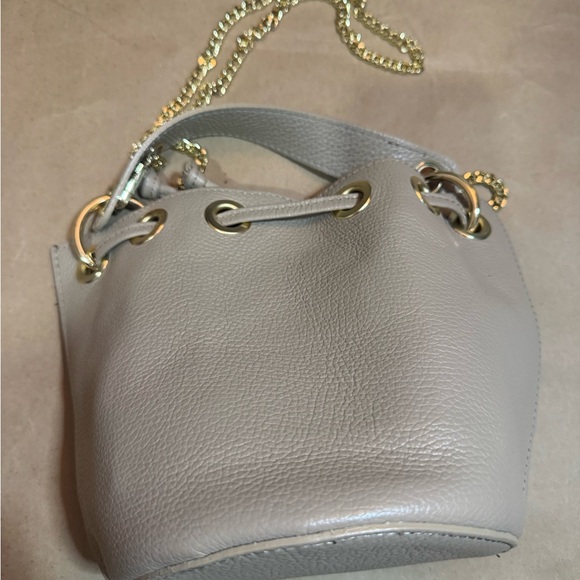 Anna Paola Gray Leather Bucket Bag - Picture 3 of 7